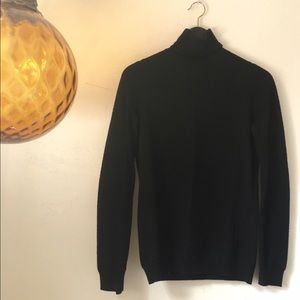 COPY - Vince 100% Wool Turtleneck size XS